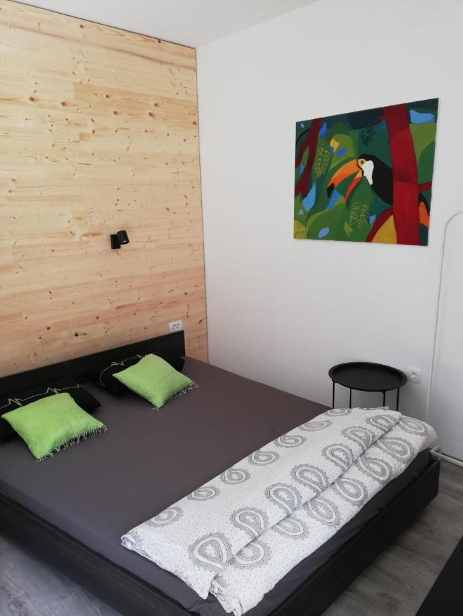Apartamento Studio Apartman Fleiss Samobor Exterior foto